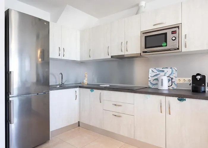 דירה Home2book Bright Penthouse Medano, Terrace & Pool