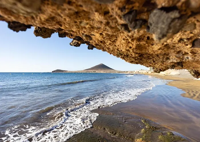 Home2book Bright Penthouse Medano, Terrace & Pool דירה *