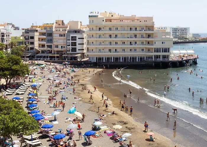 Home2book Bright Penthouse Medano, Terrace & Pool דירה